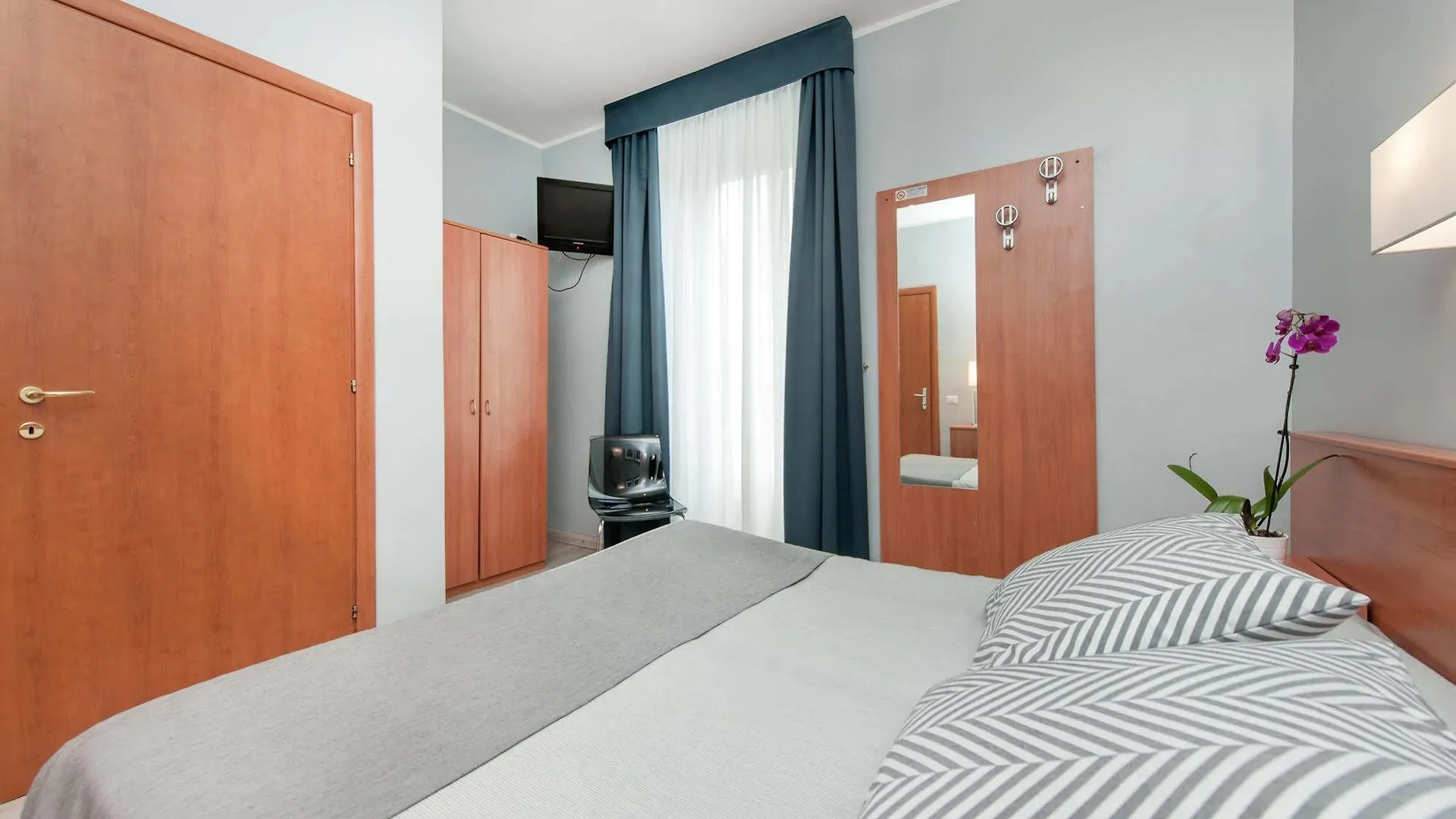 Roi Hotel Rome 0*,  Italy